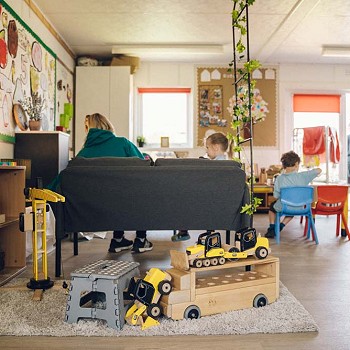 ardal chwarae tryciau a cheir